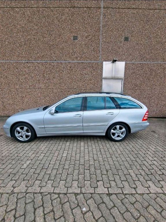 Mercedes-Benz C 220
