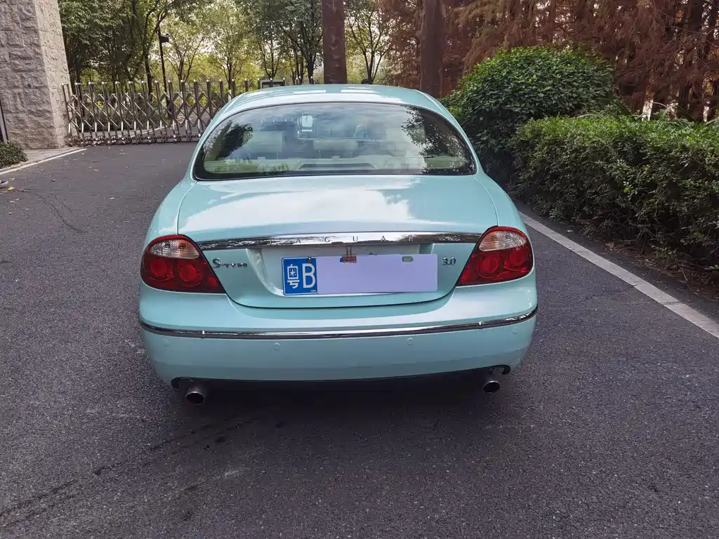 Jaguar S-TYPE