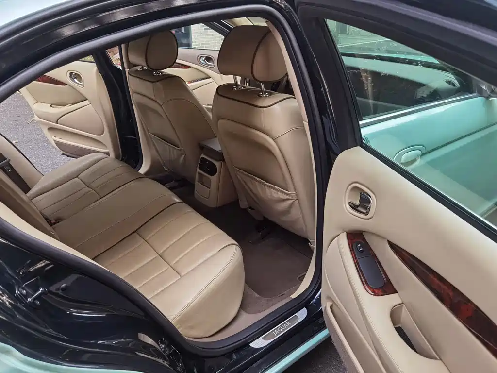 Jaguar S-TYPE