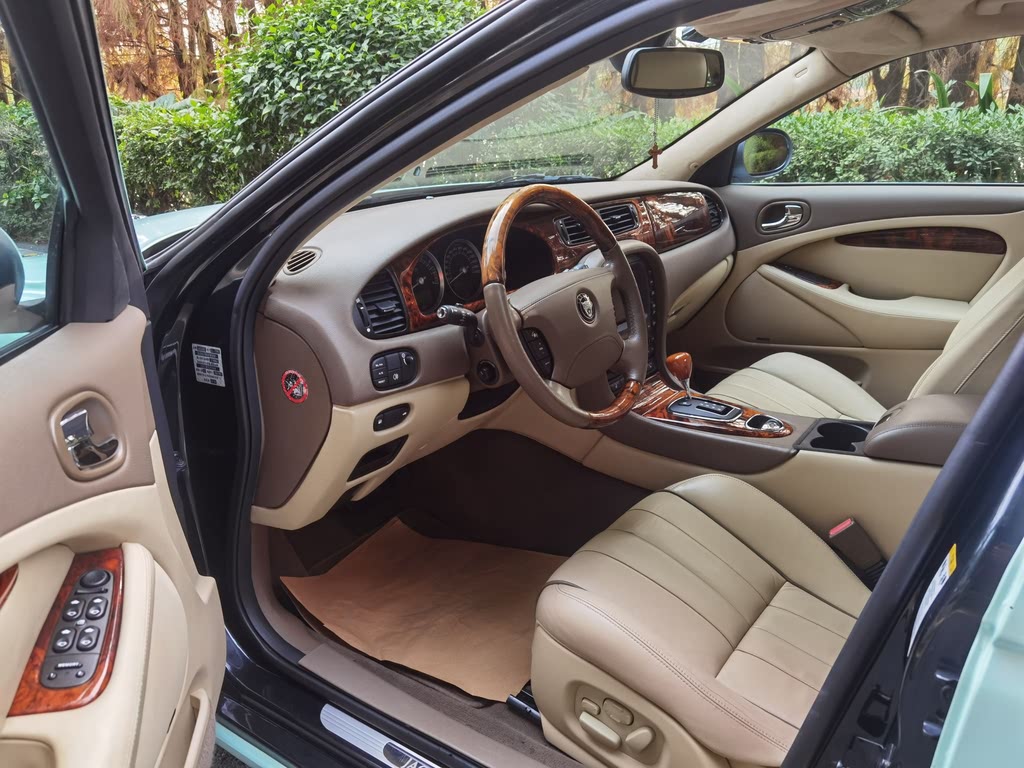Jaguar S-TYPE
