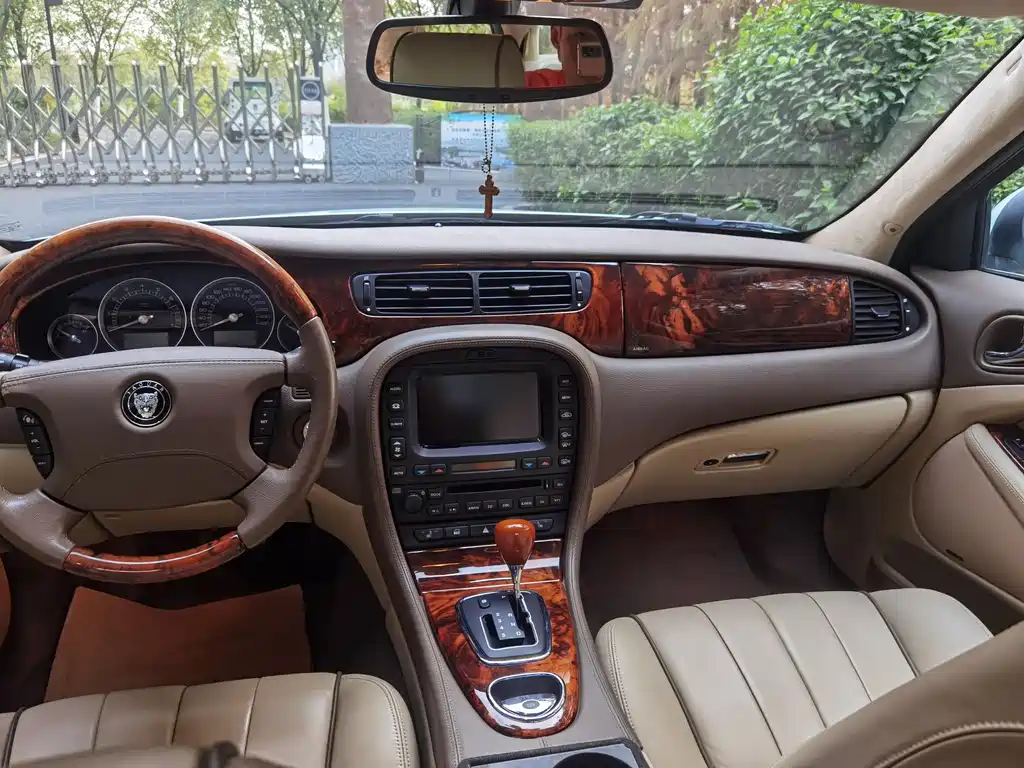 Jaguar S-TYPE