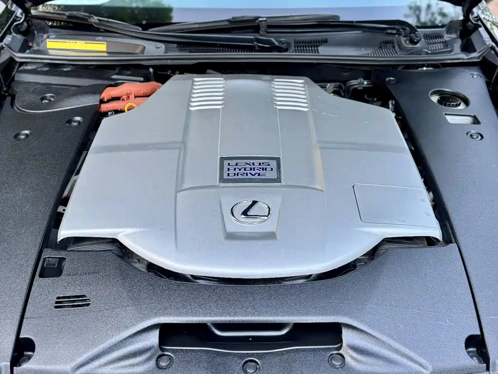 Lexus LS