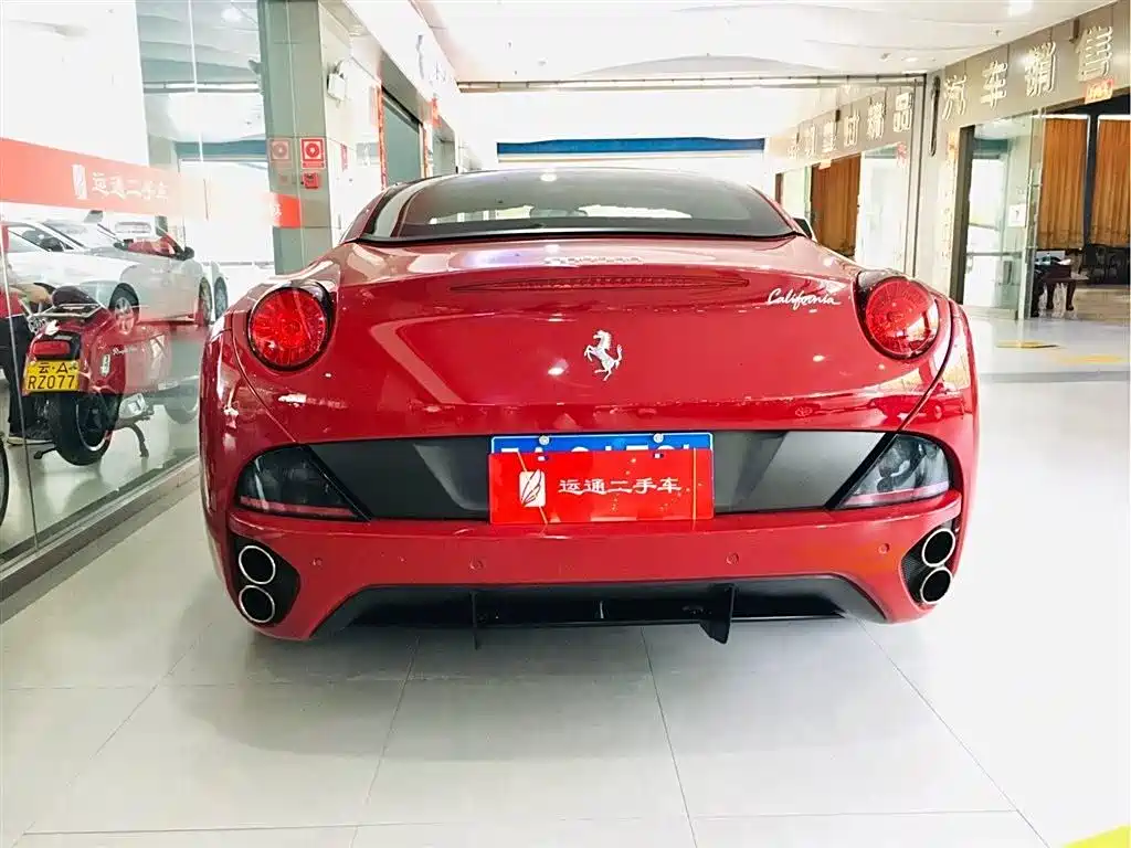 Ferrari California T