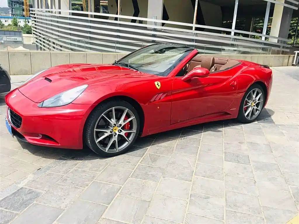 Ferrari California T