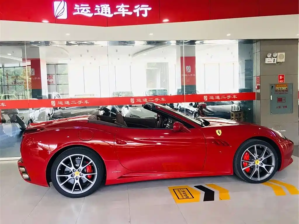 Ferrari California T