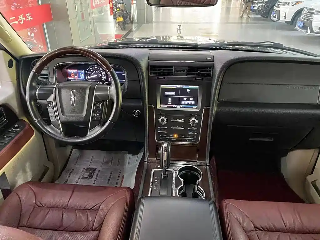 Lincoln Navigator