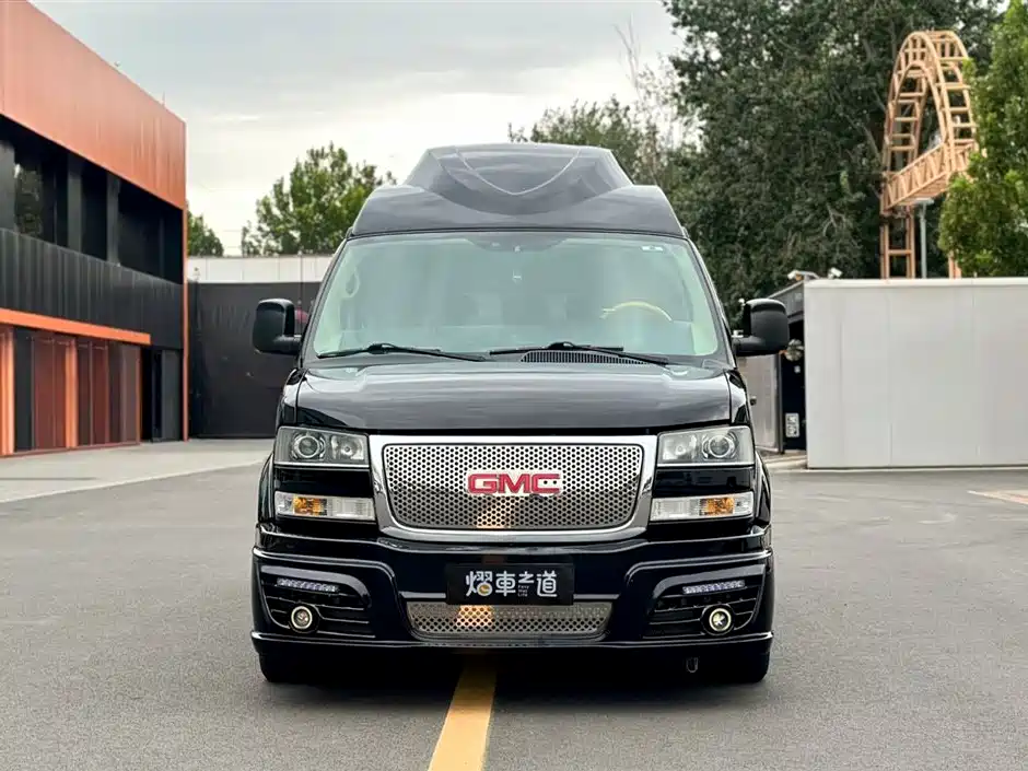 GMC Savana