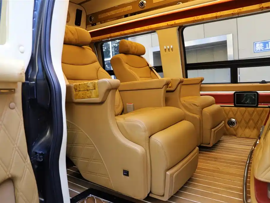 GMC Savana