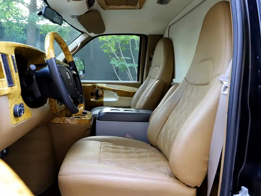GMC Savana