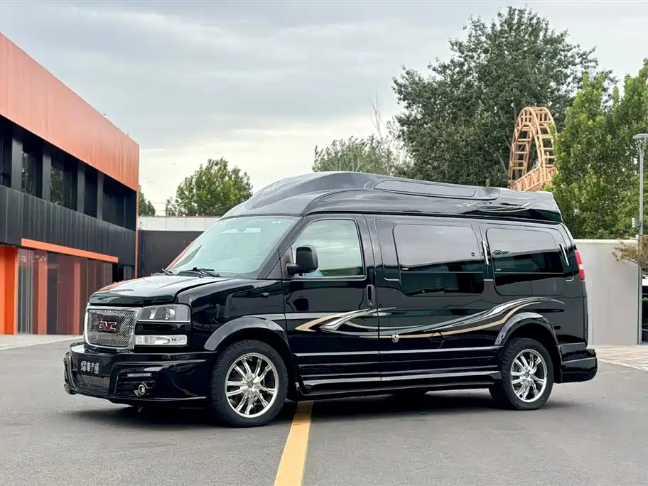 GMC Savana
