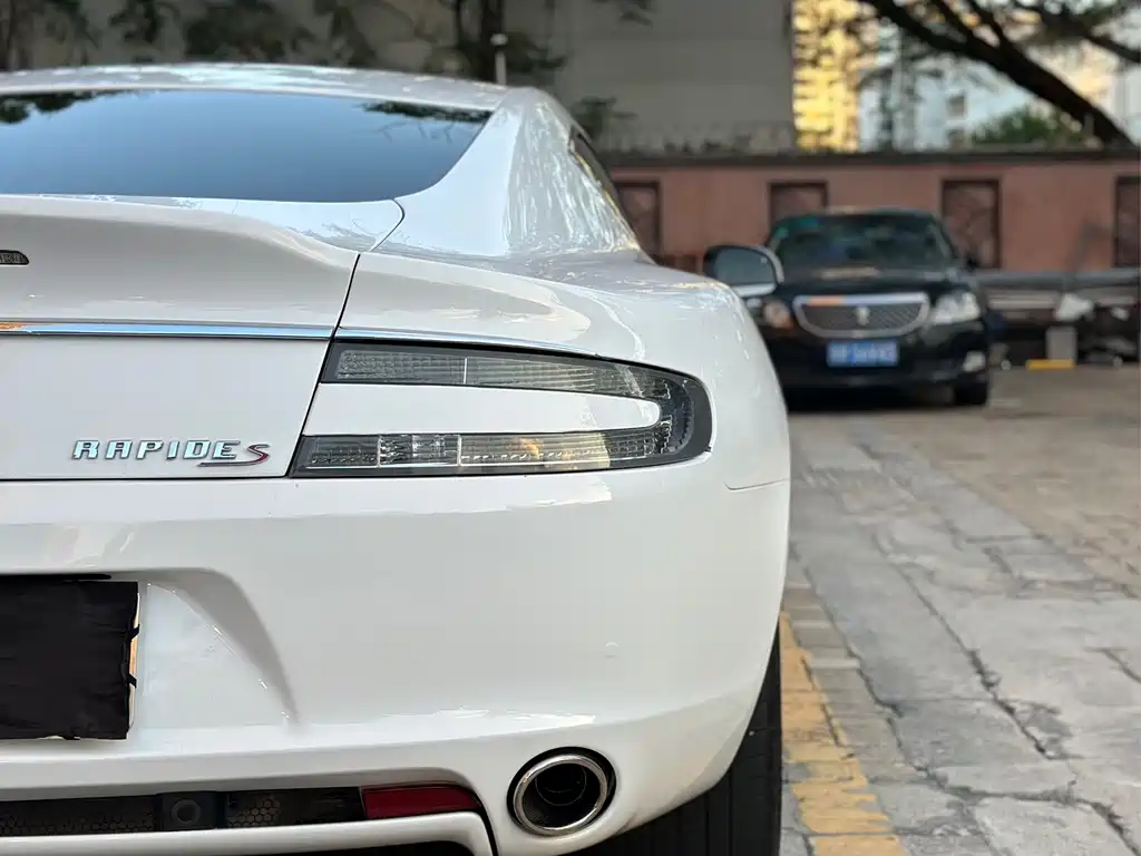 Aston Martin Rapide