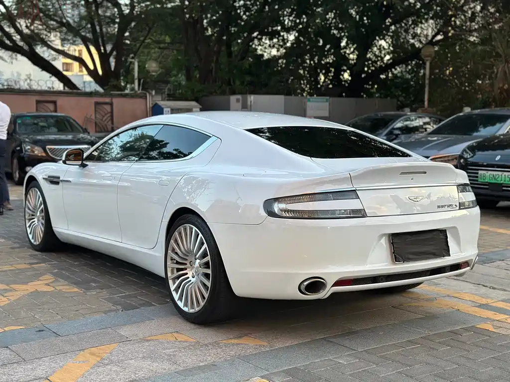 Aston Martin Rapide