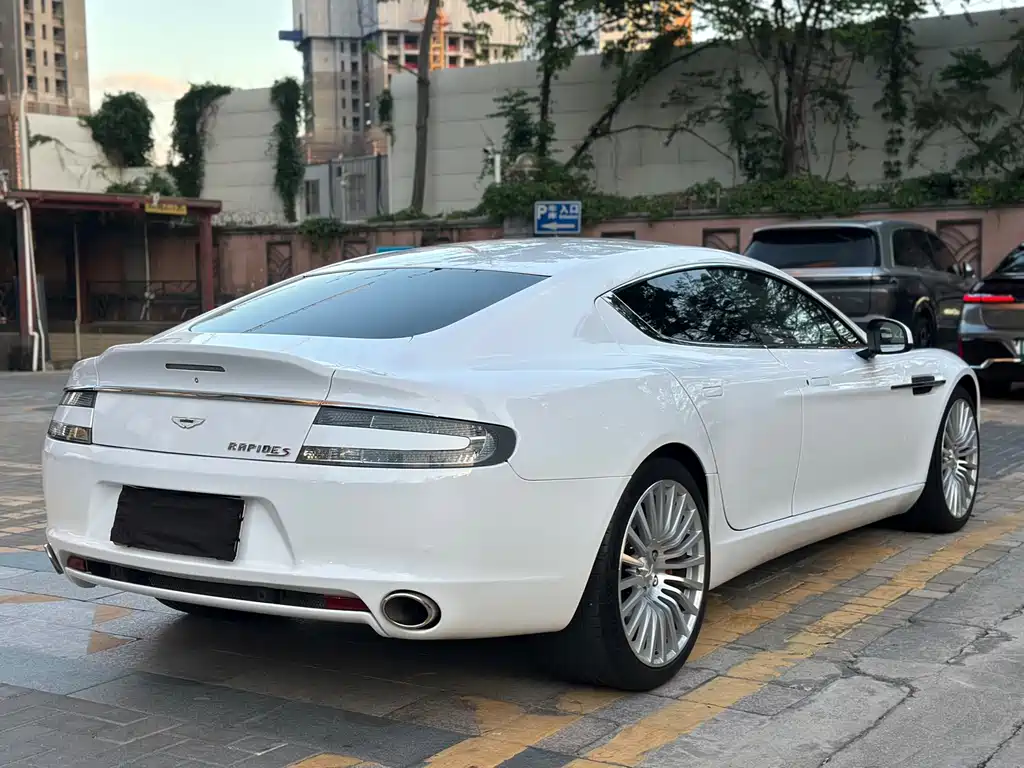 Aston Martin Rapide