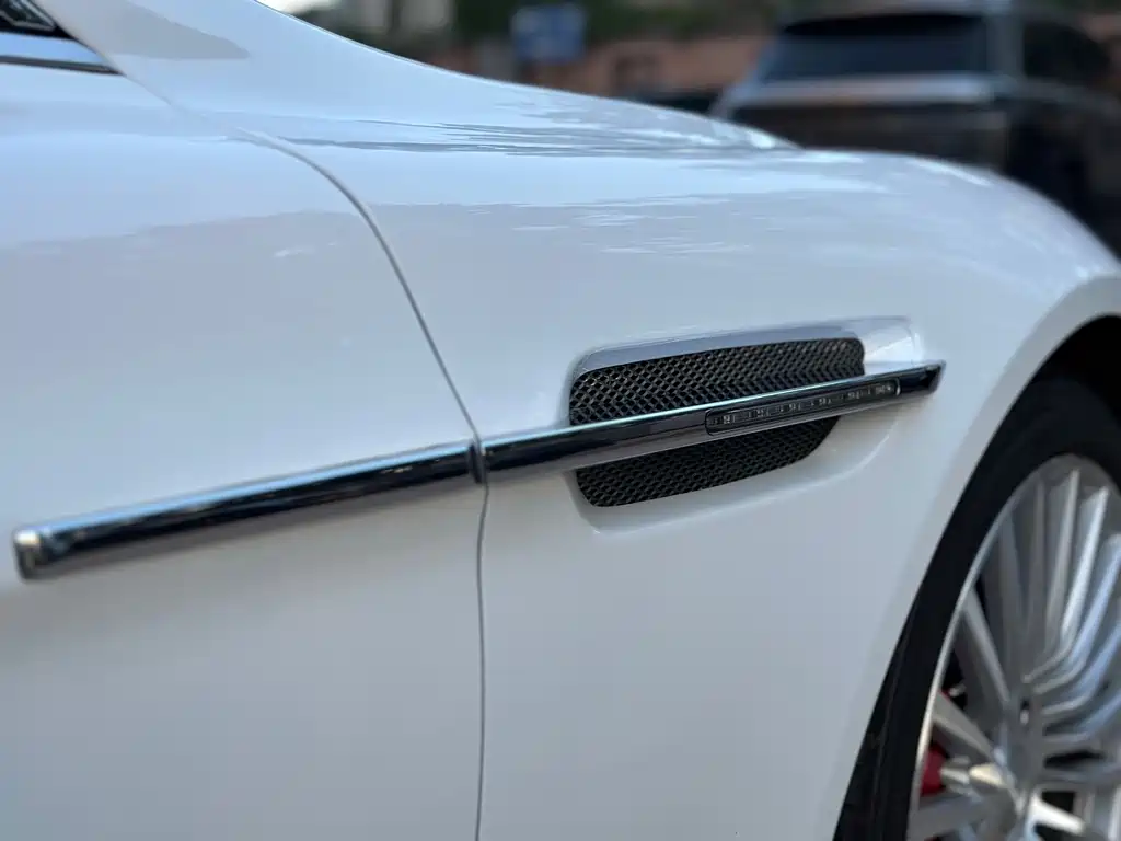 Aston Martin Rapide