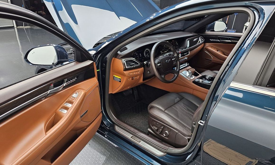 Genesis G90