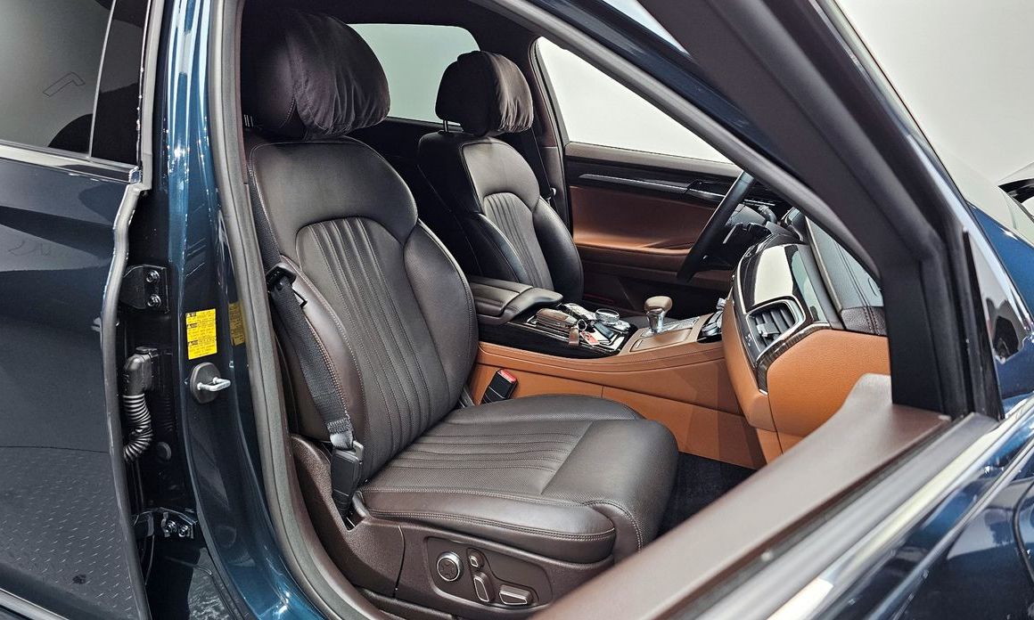Genesis G90