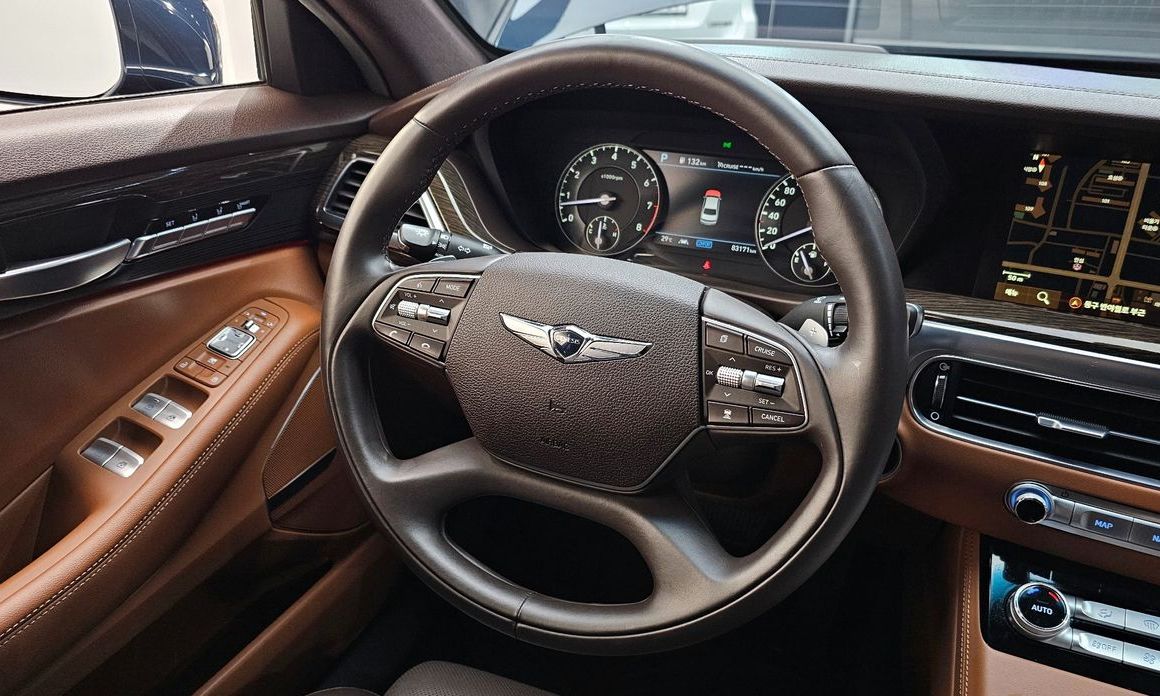 Genesis G90