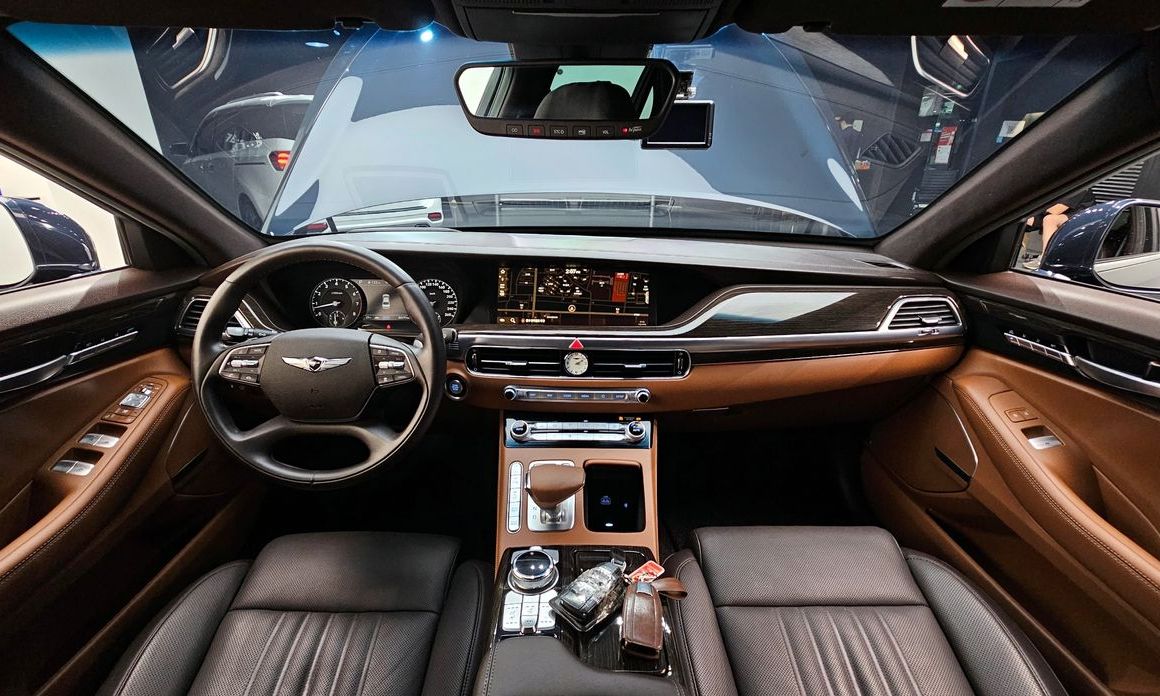Genesis G90