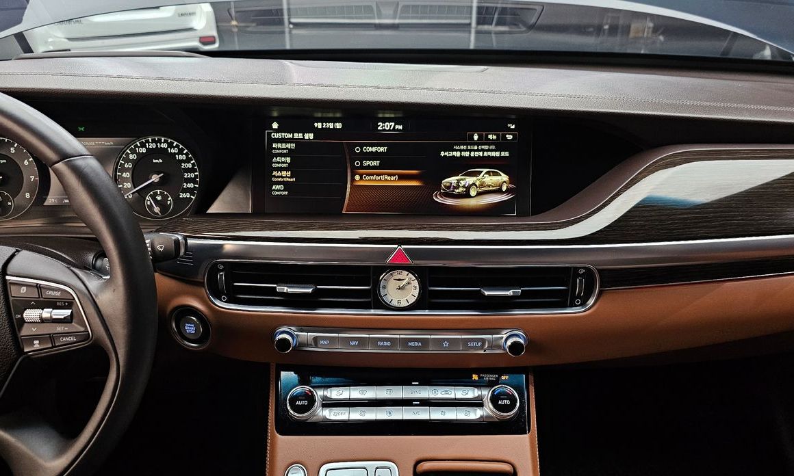 Genesis G90