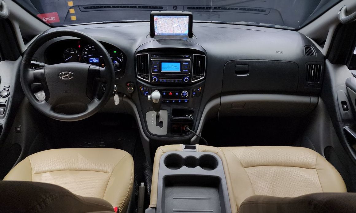Hyundai Starex