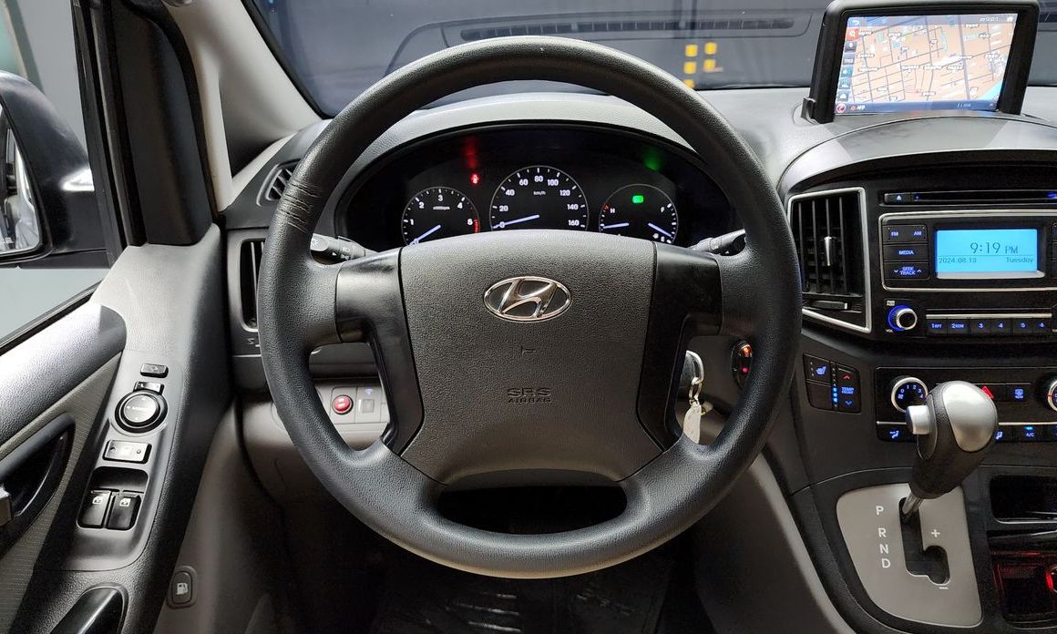 Hyundai Starex