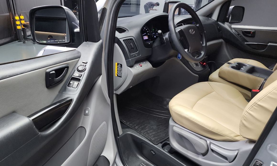 Hyundai Starex