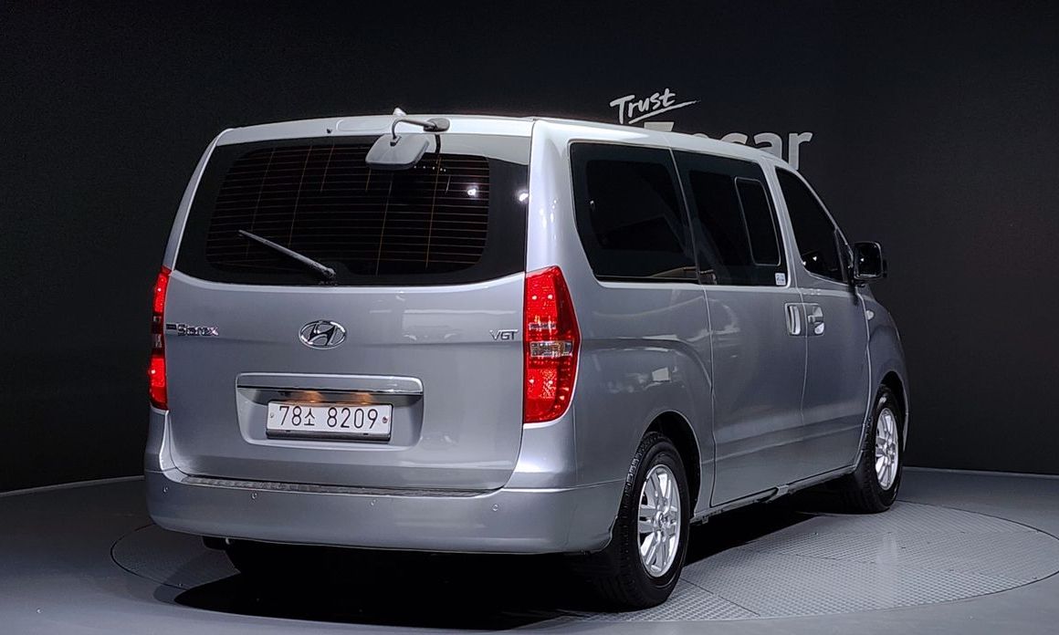 Hyundai Starex