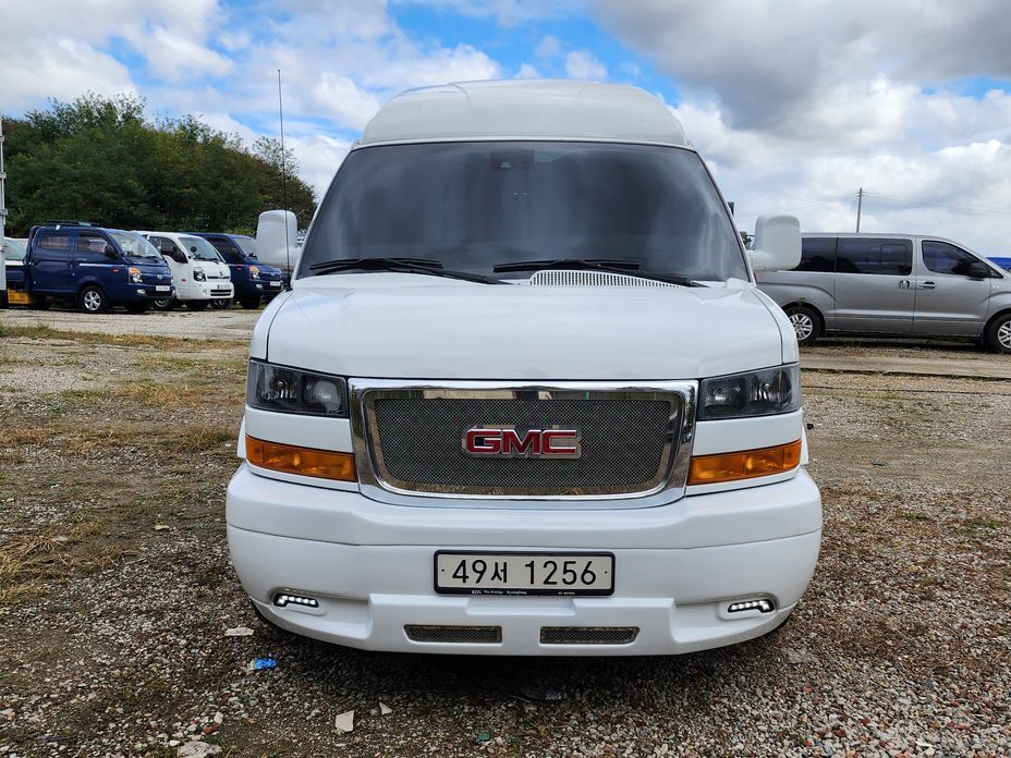 GMC Savana