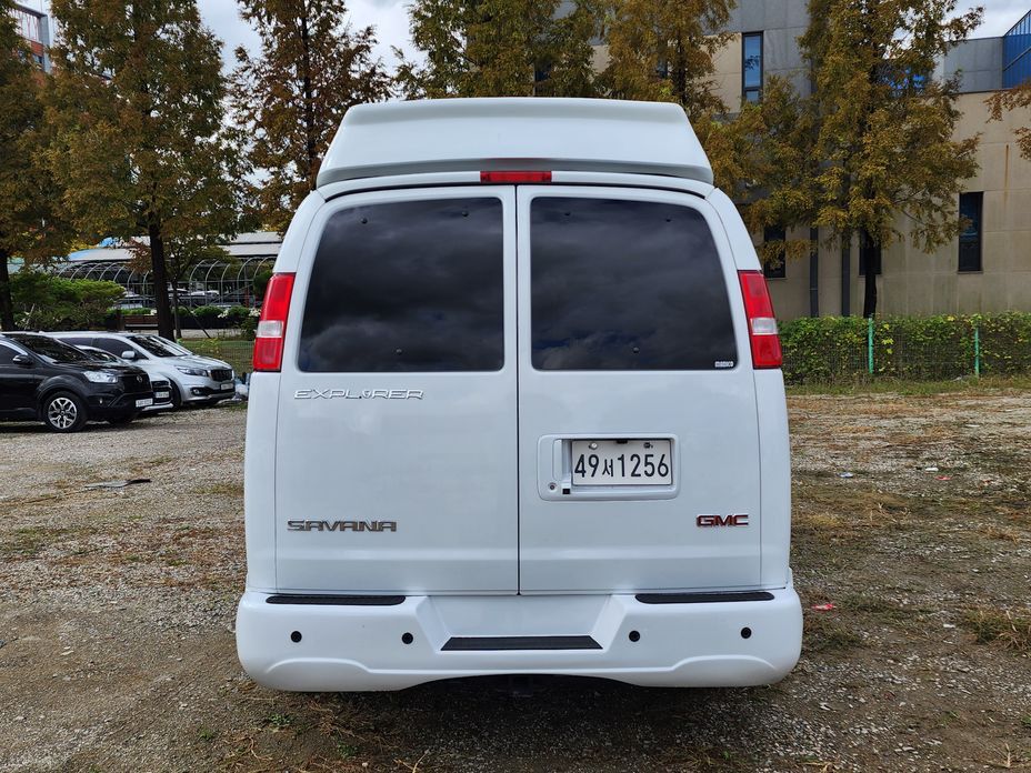GMC Savana