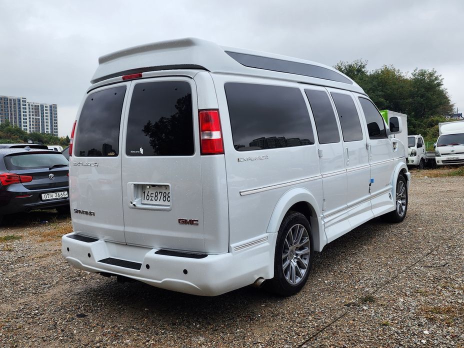 GMC Savana