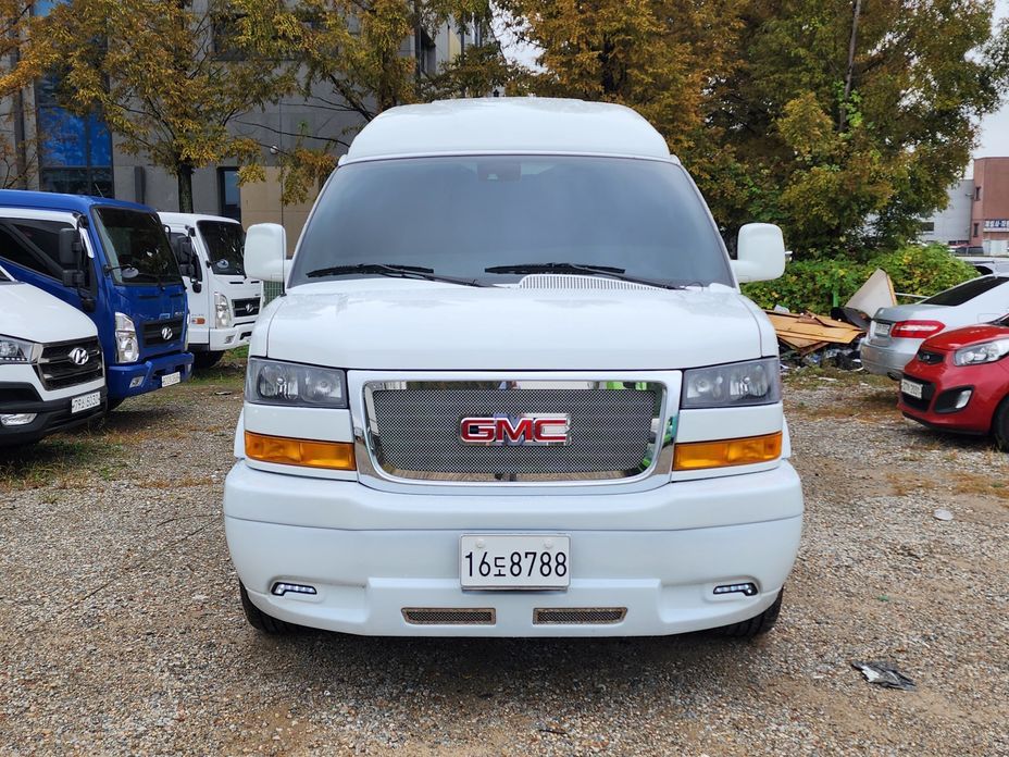 GMC Savana