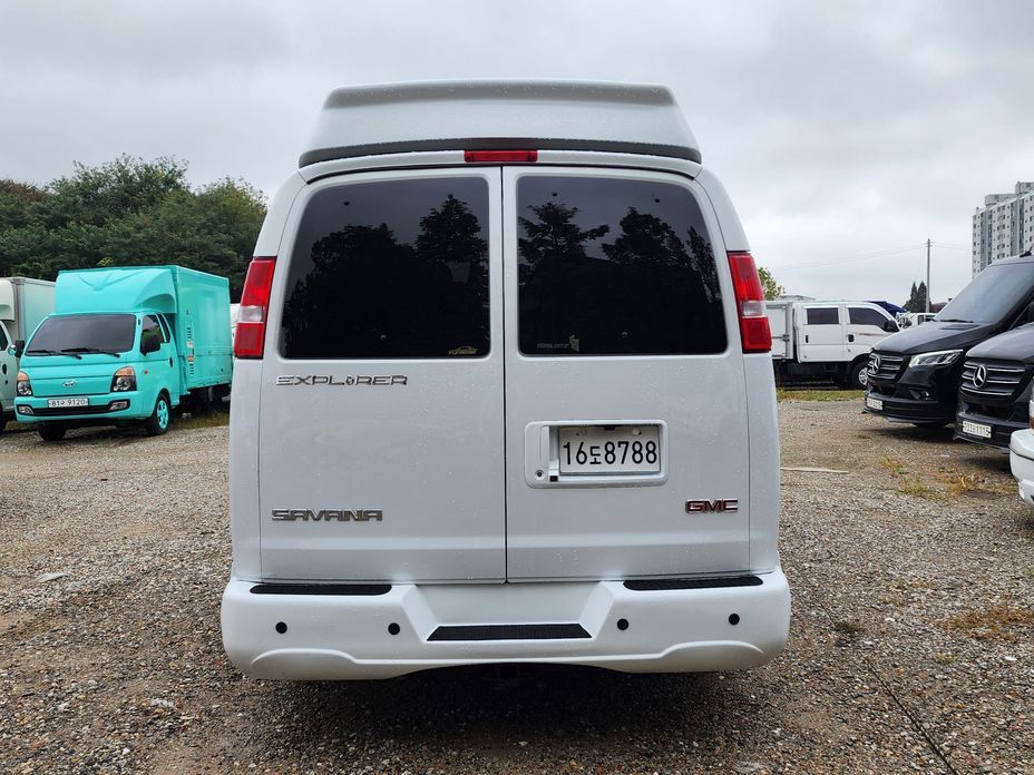 GMC Savana