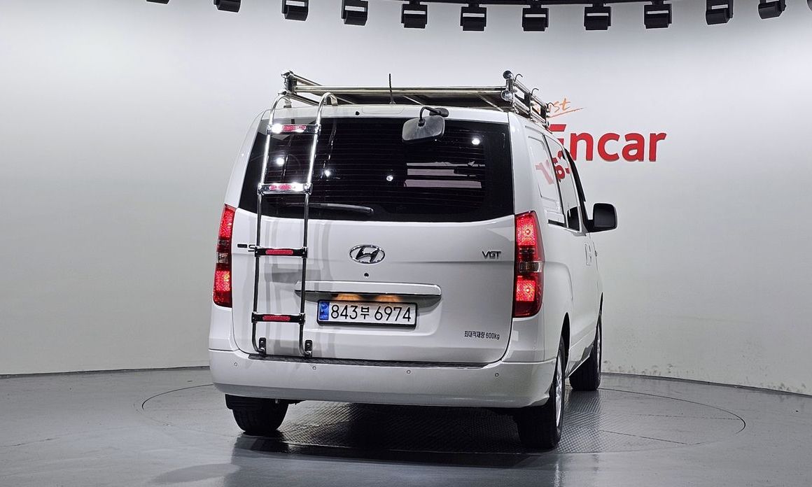 Hyundai Starex