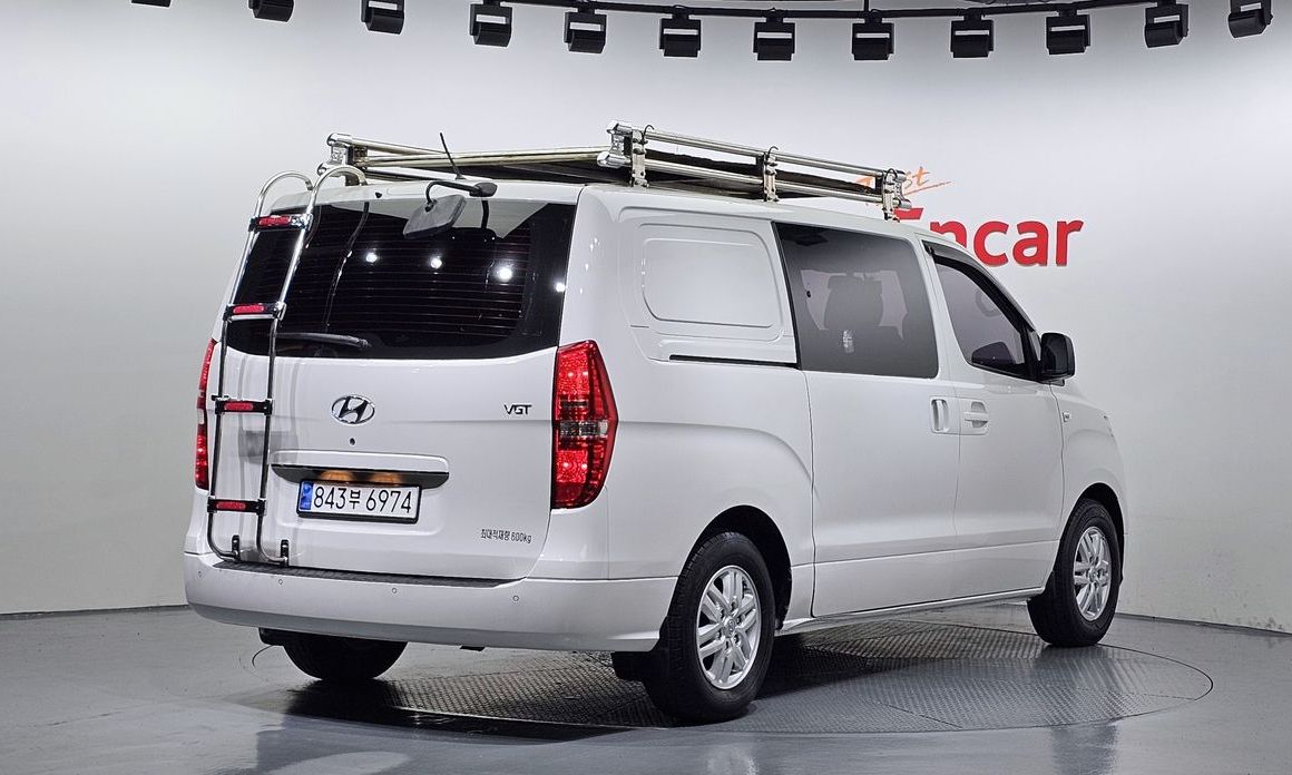 Hyundai Starex