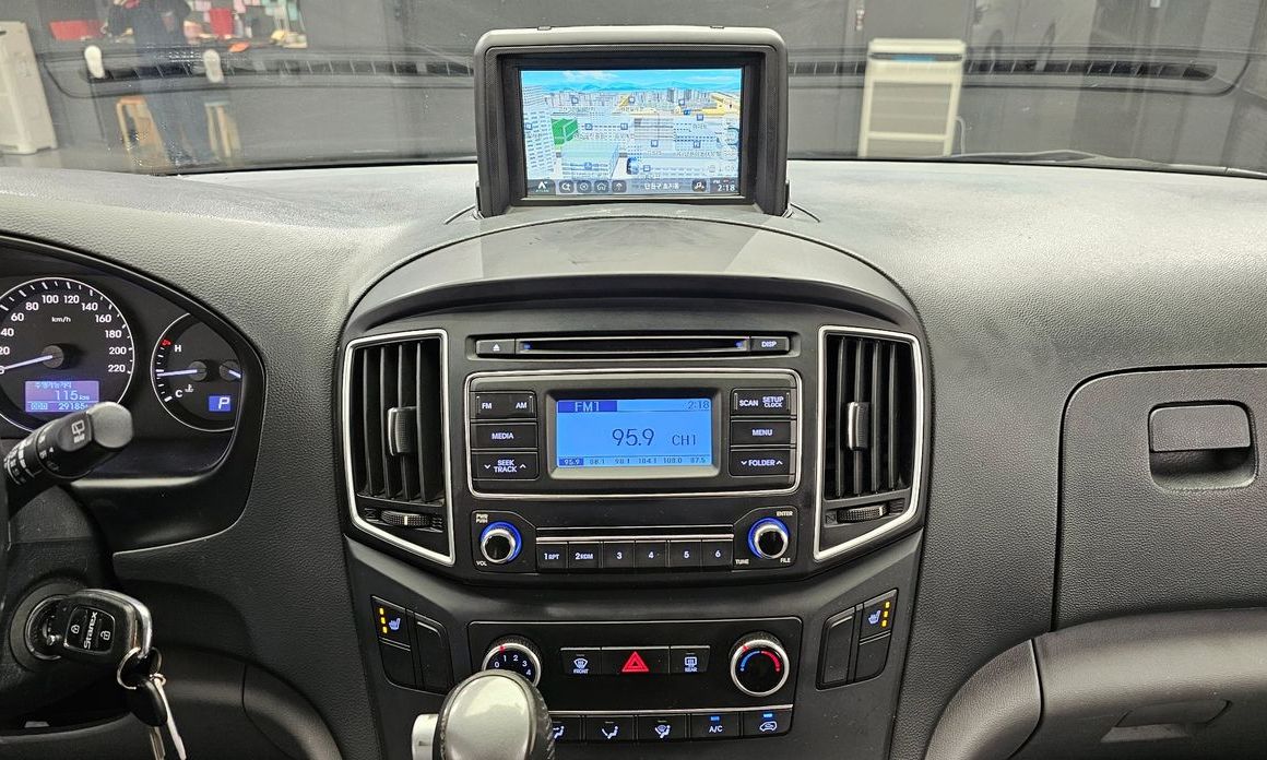 Hyundai Starex
