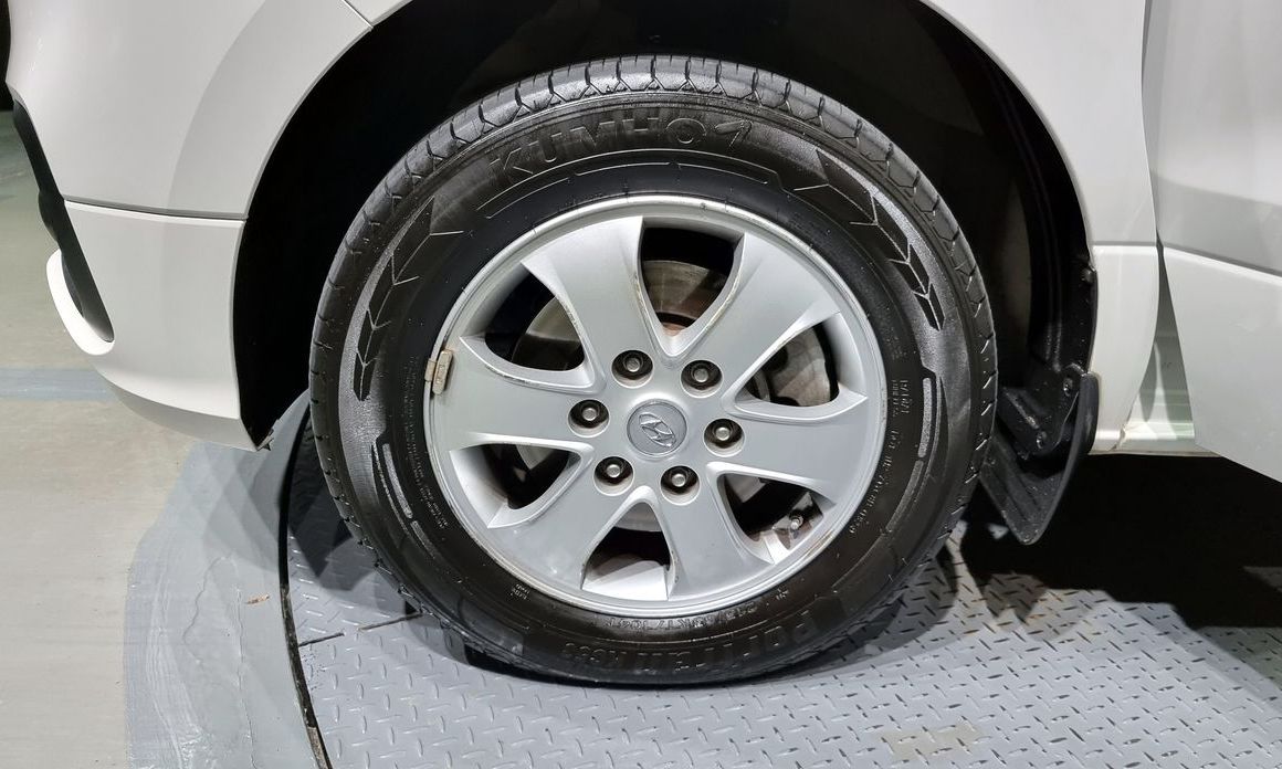 Hyundai Starex