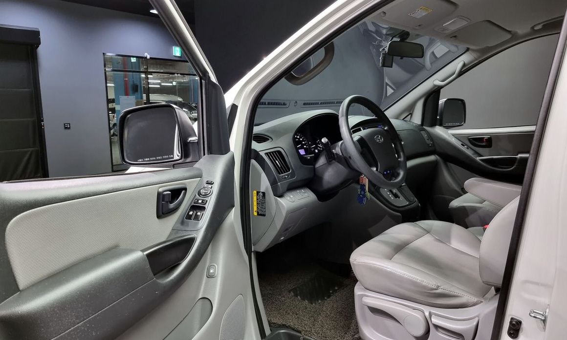 Hyundai Starex