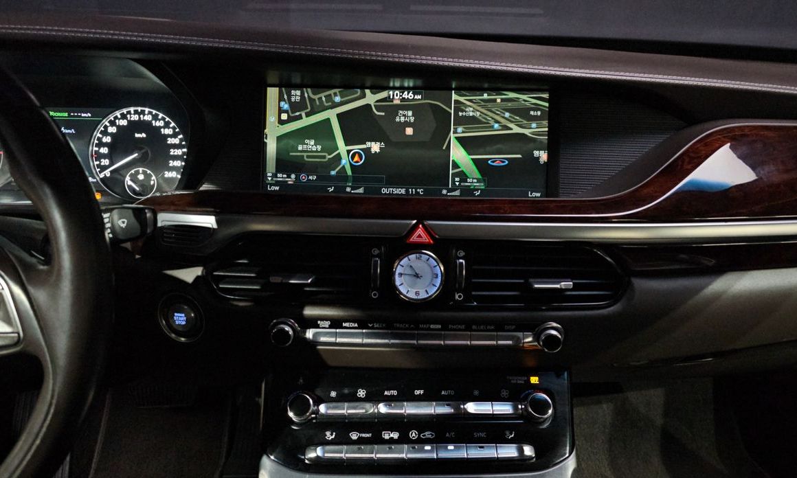 Genesis EQ900