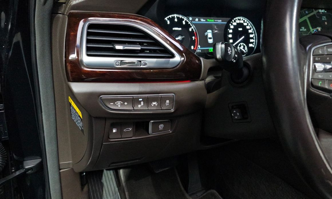 Genesis EQ900