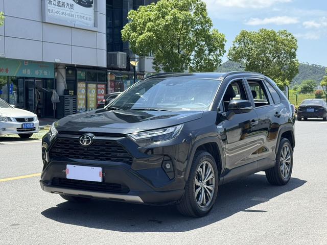 Toyota RAV 4 2024