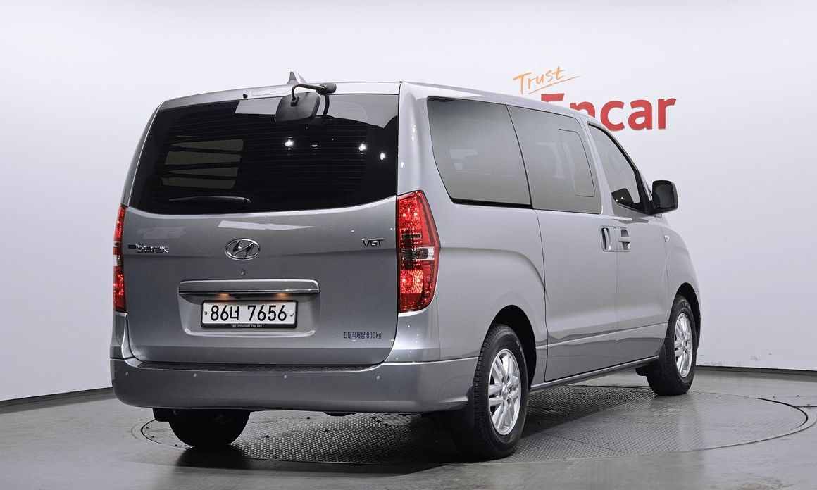 Hyundai Starex