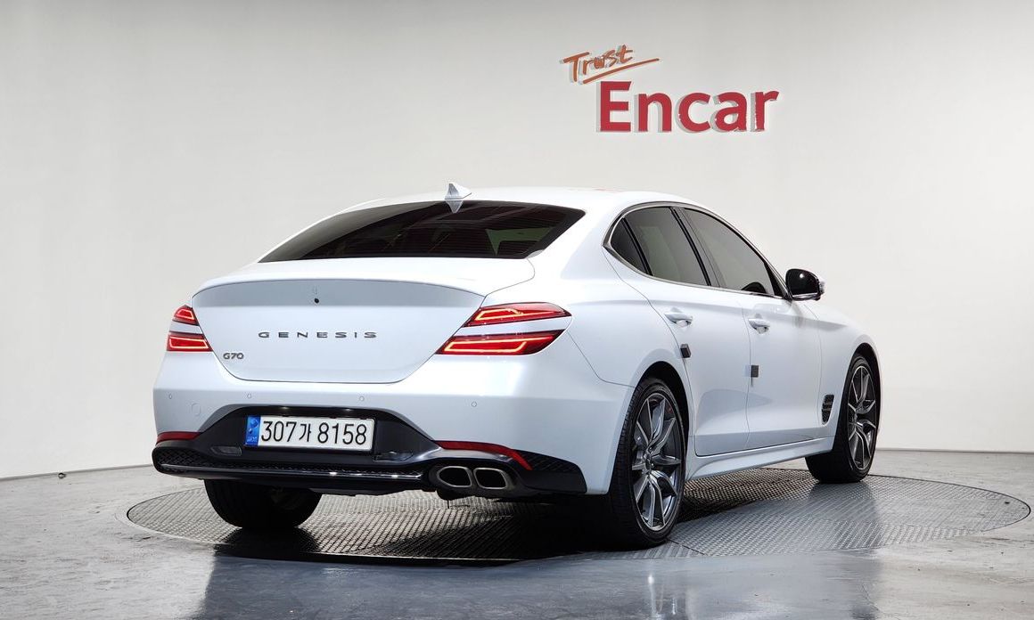 Genesis G70