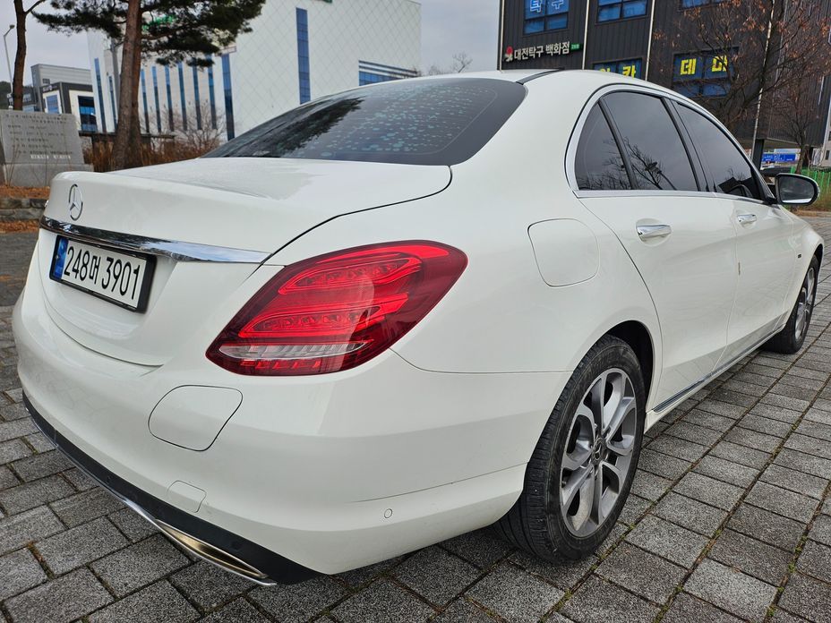 Mercedes-Benz C-Class