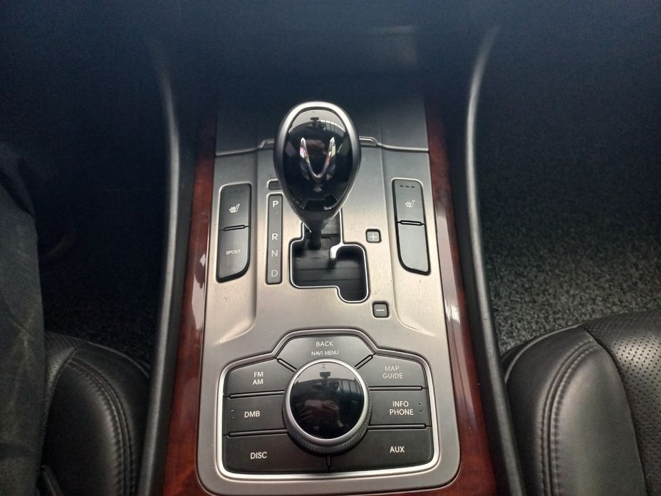 Hyundai Equus