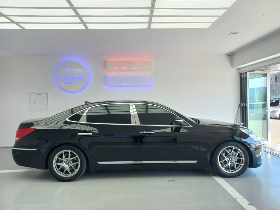 Hyundai Equus