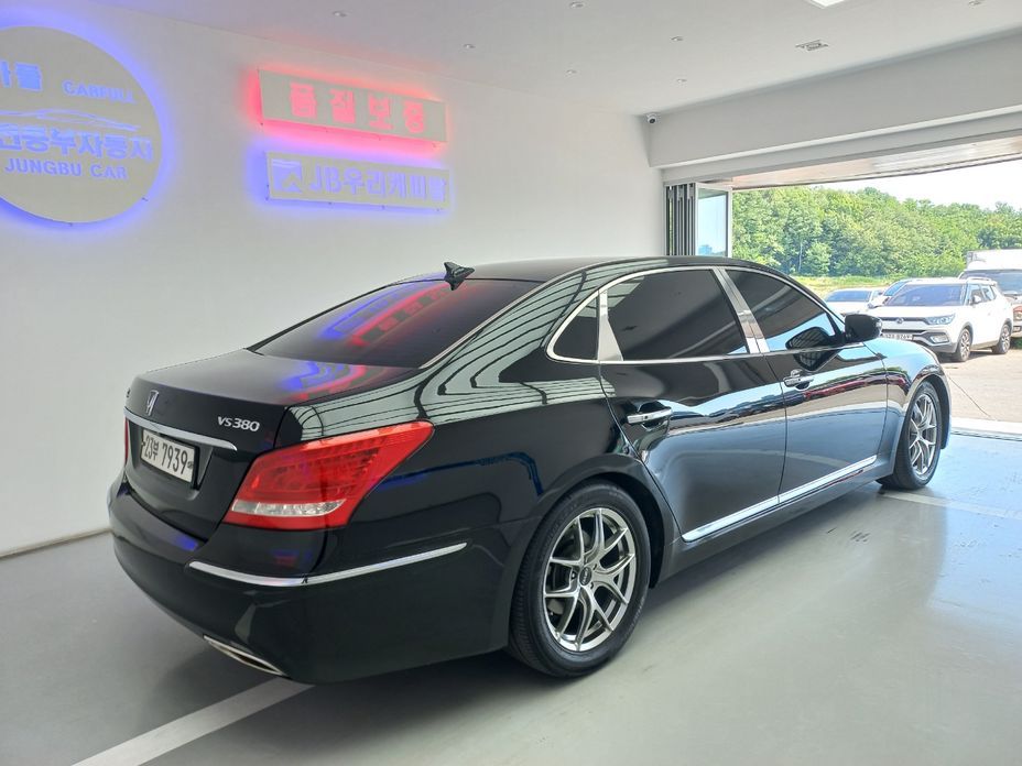 Hyundai Equus
