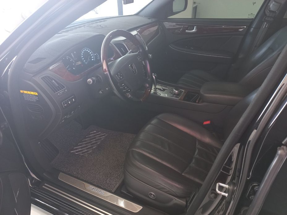 Hyundai Equus