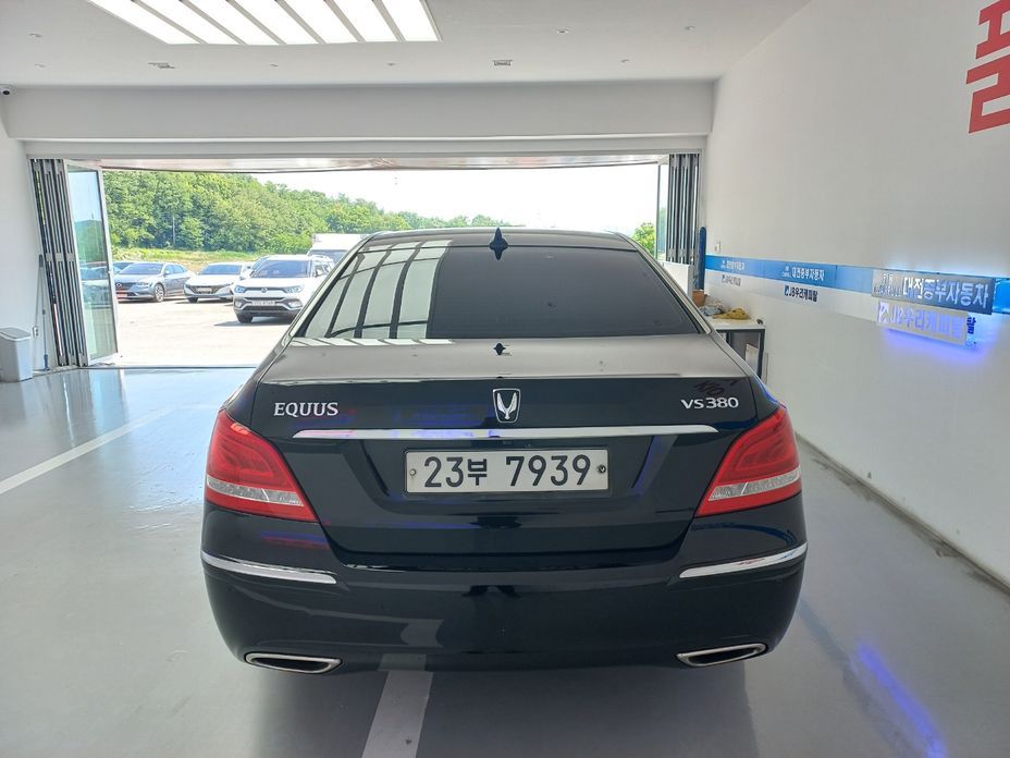 Hyundai Equus