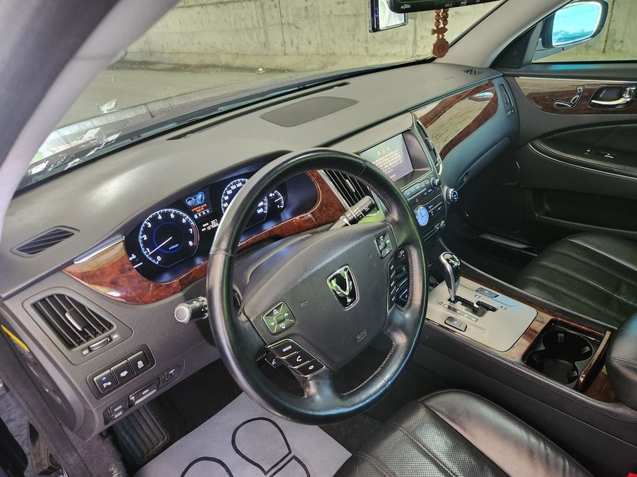 Hyundai Equus
