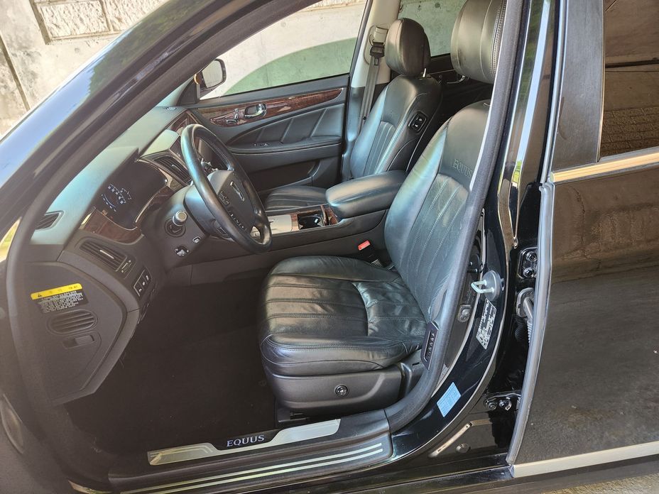 Hyundai Equus